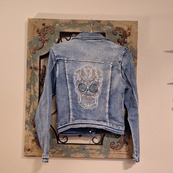 Edgy Denim Jacket with Skull Design On back. NWT Size Small - Picture 7 of 10